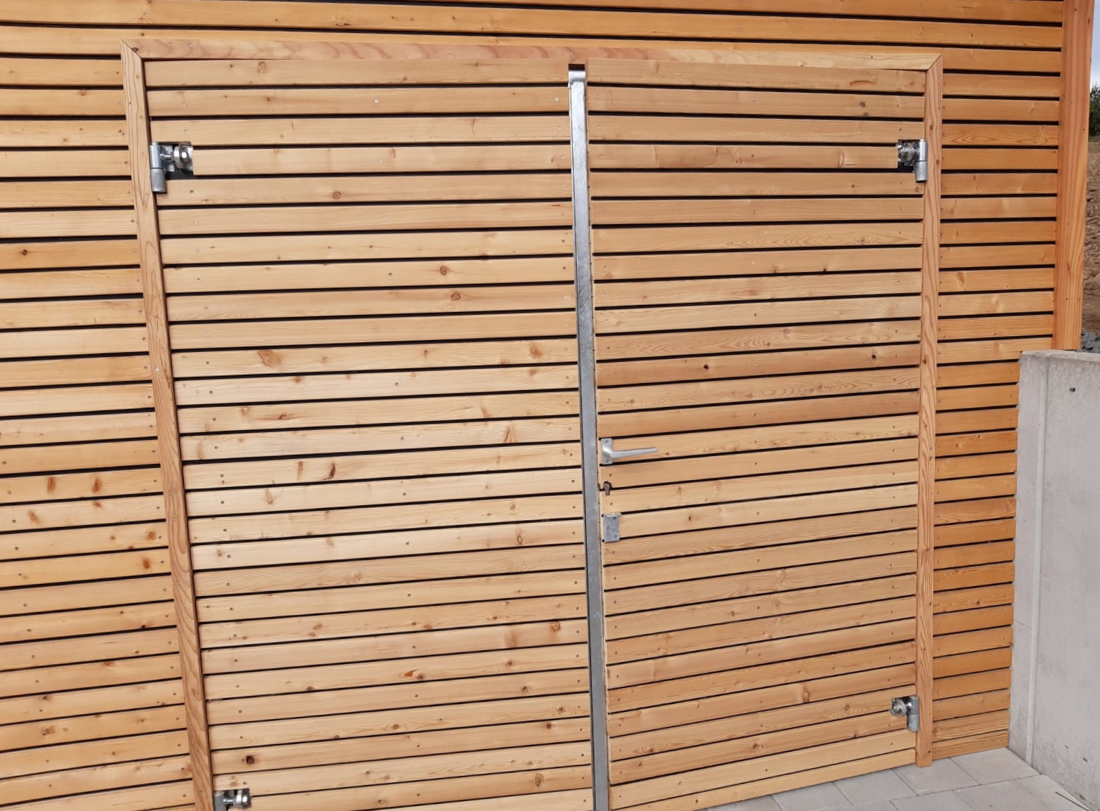 Flügeltore mit Metallrahmen - ALLEMANN® GmbH Holz- u. Metallprodukte